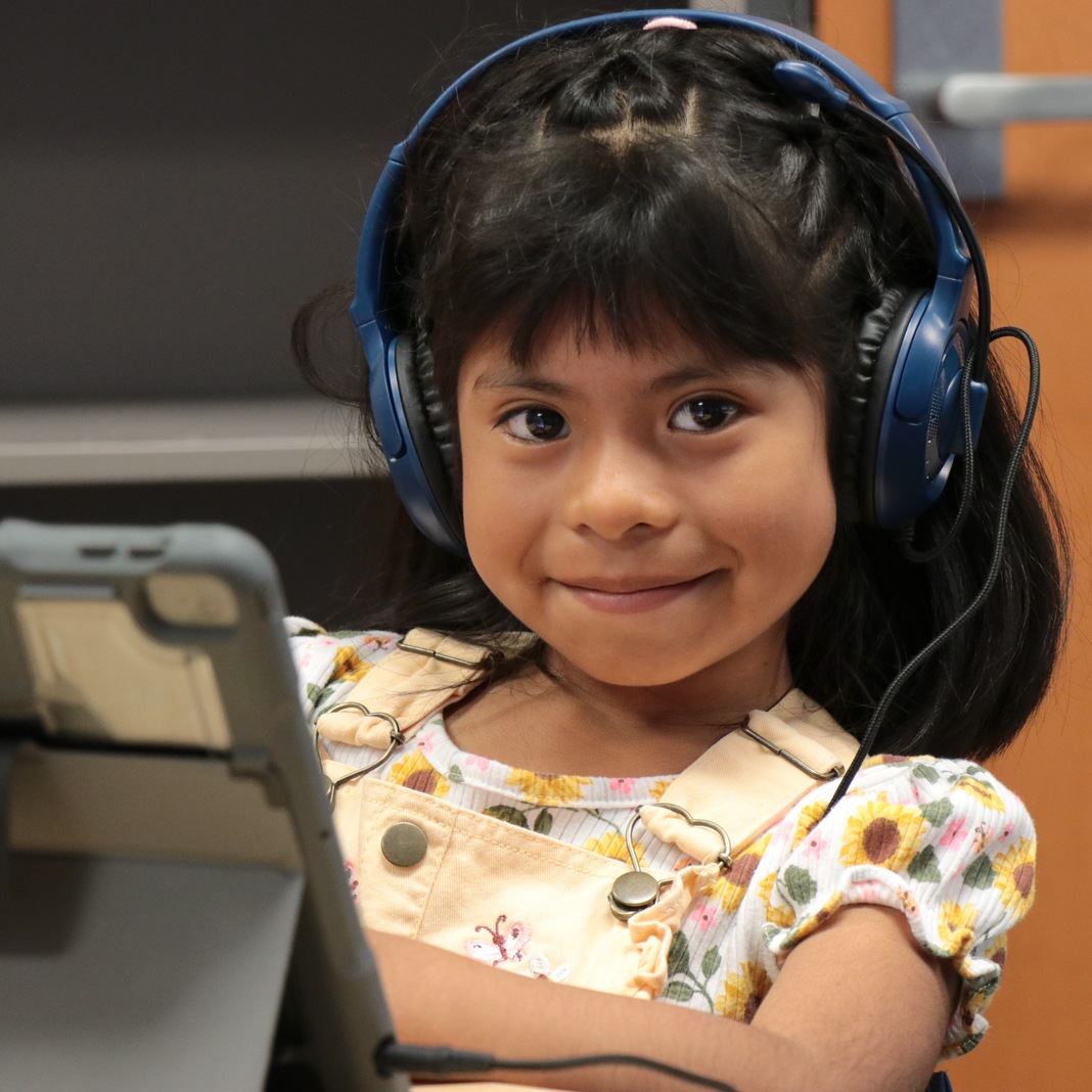 A student uses an iPad